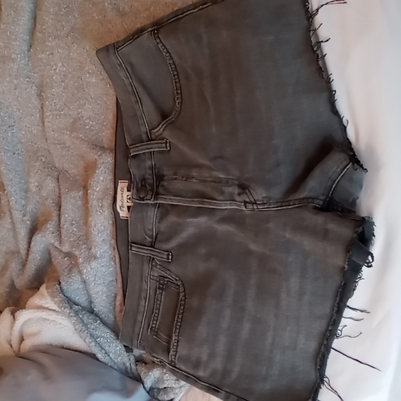 MADEWELL Grey Relaxed Denim Shorts in Bienville Wash 31 - Picture 2 of 13